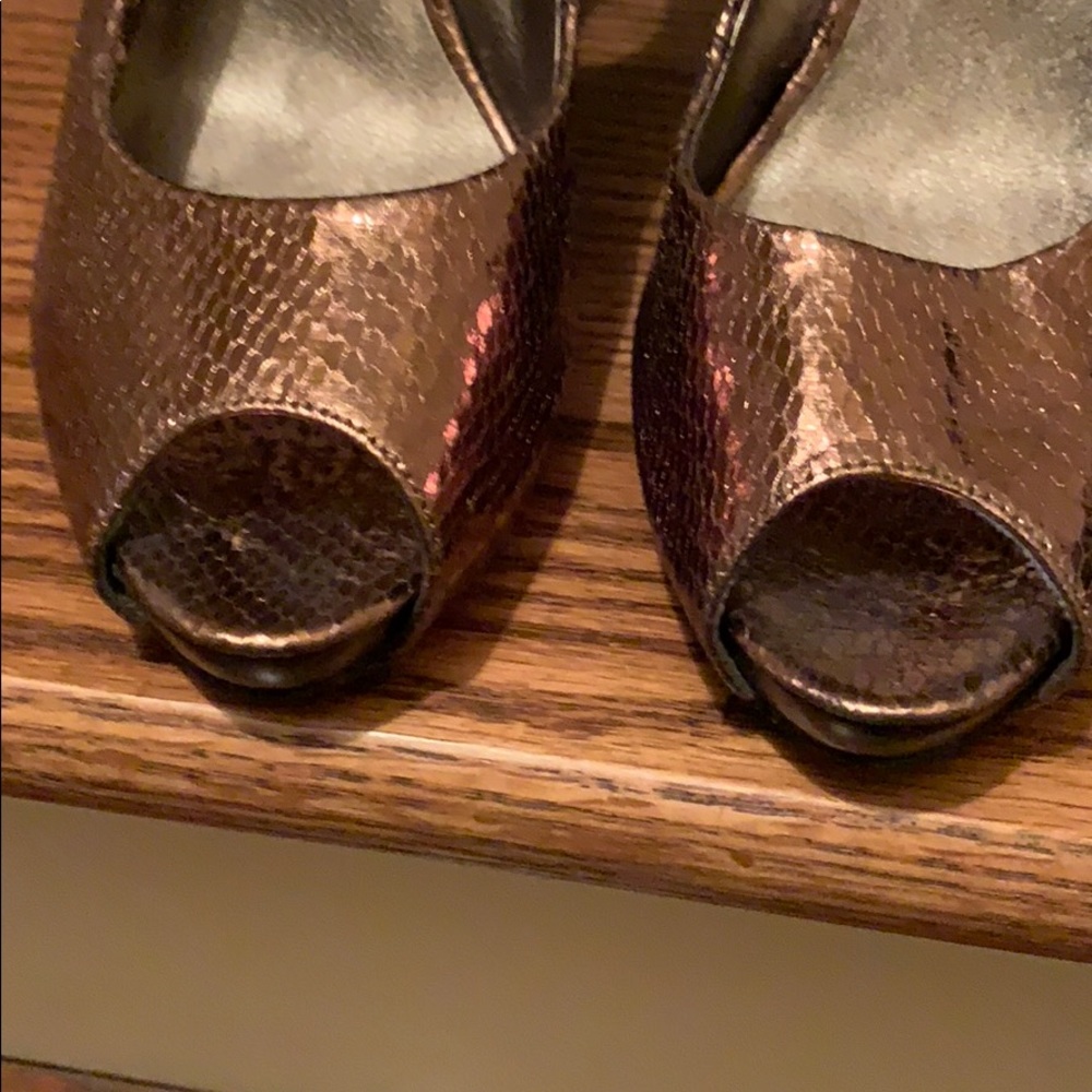 Shoes - Picture 3 of 7